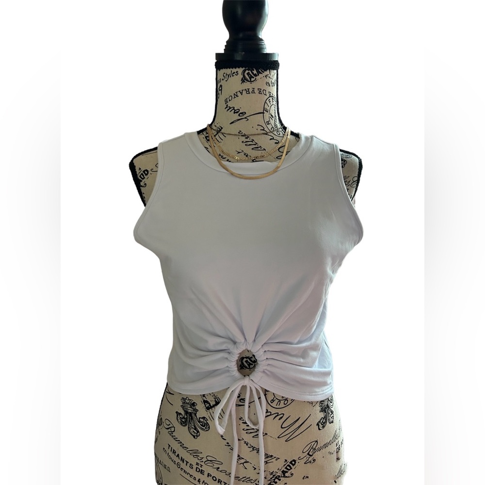 NWT Peekaboo Crop Top